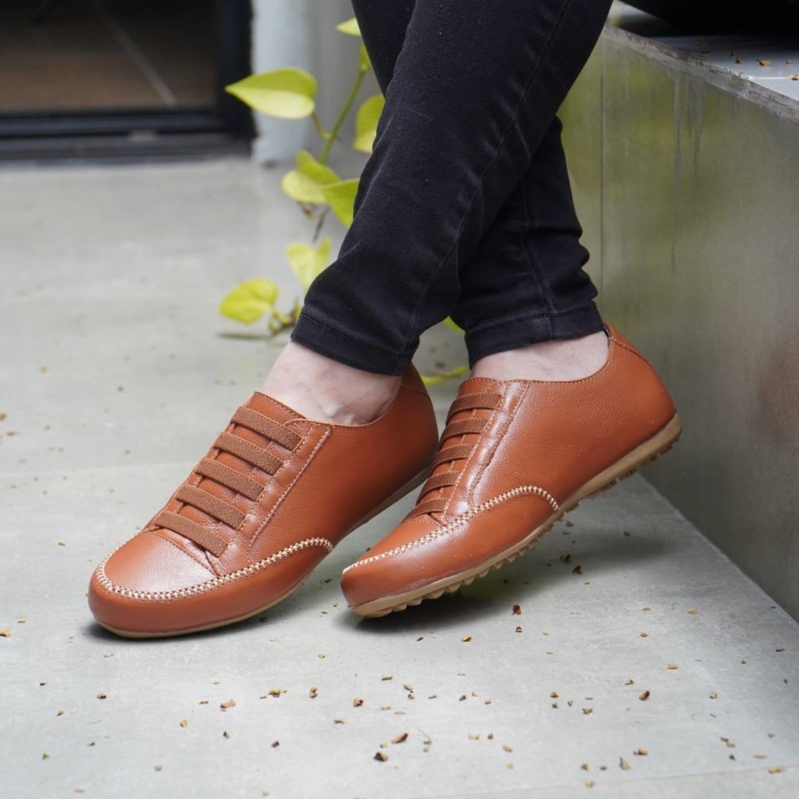 Sapatênis Feminino Confort De Couro Caramelo