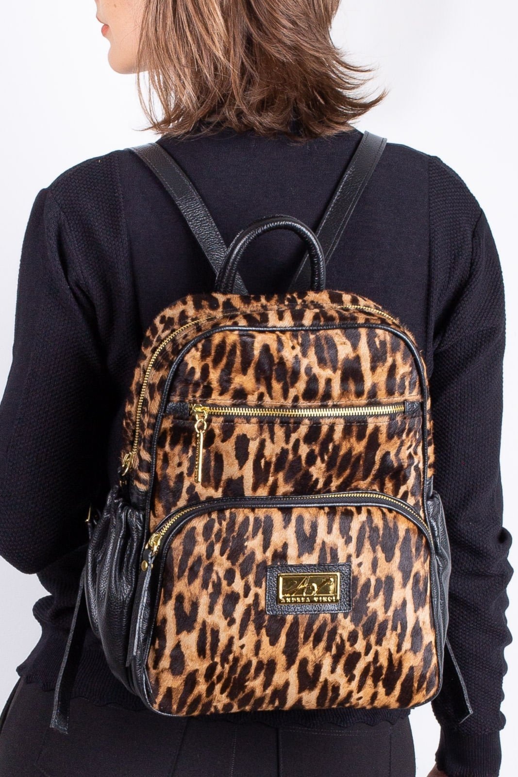 Imagem principal Mochila pequena de couro estampado Zoey Andrea Vinci onça