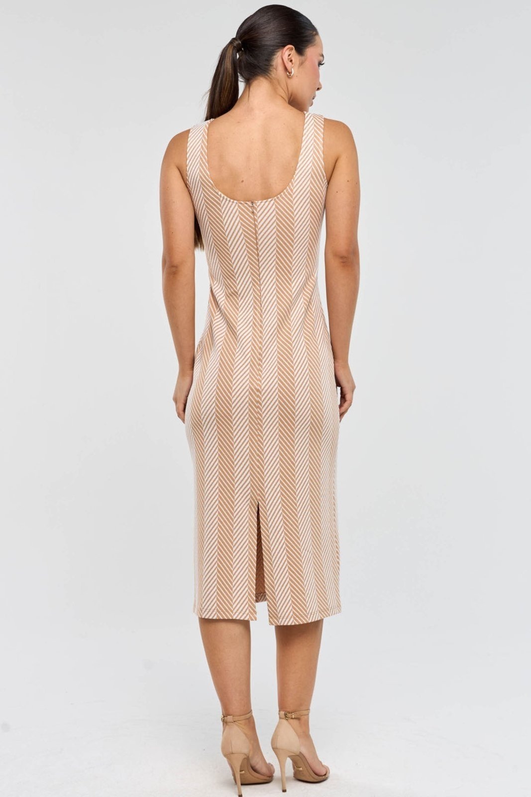 Imagem principal Vestido Midi PKS Jacquard Listras PKS bege