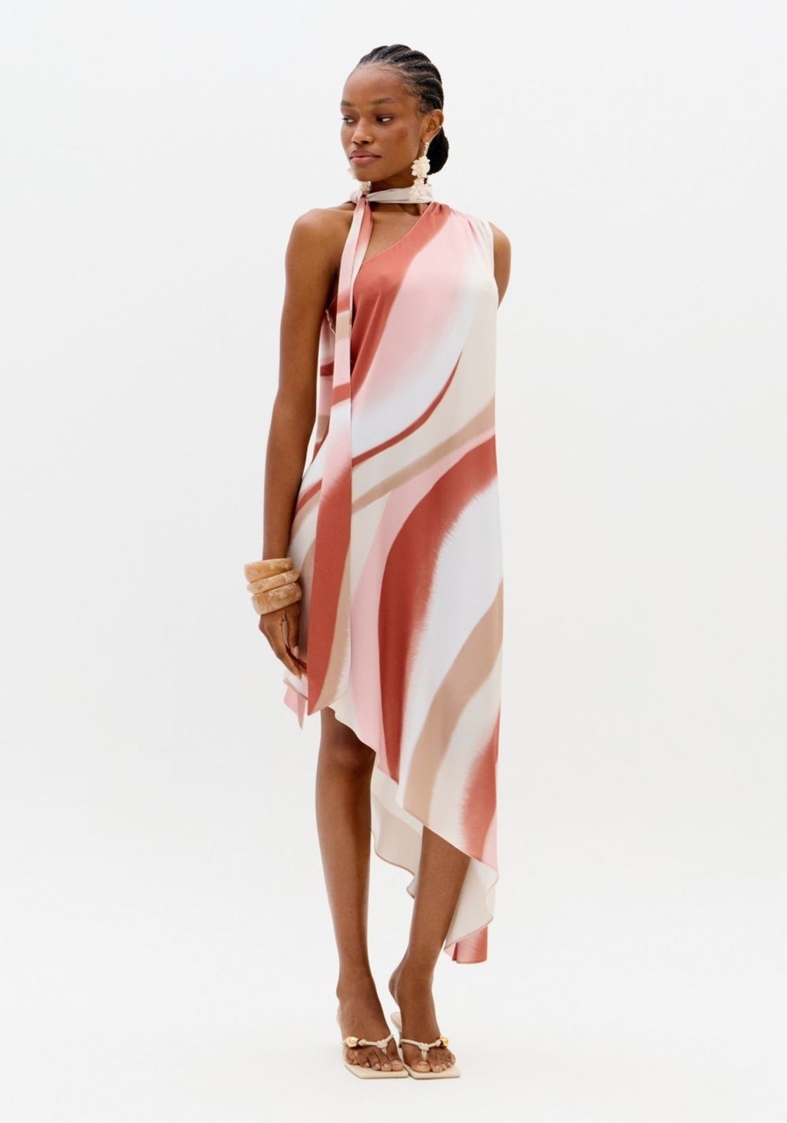 Imagem principal Vestido Ombro Único Com Faixa Lança Perfume bege