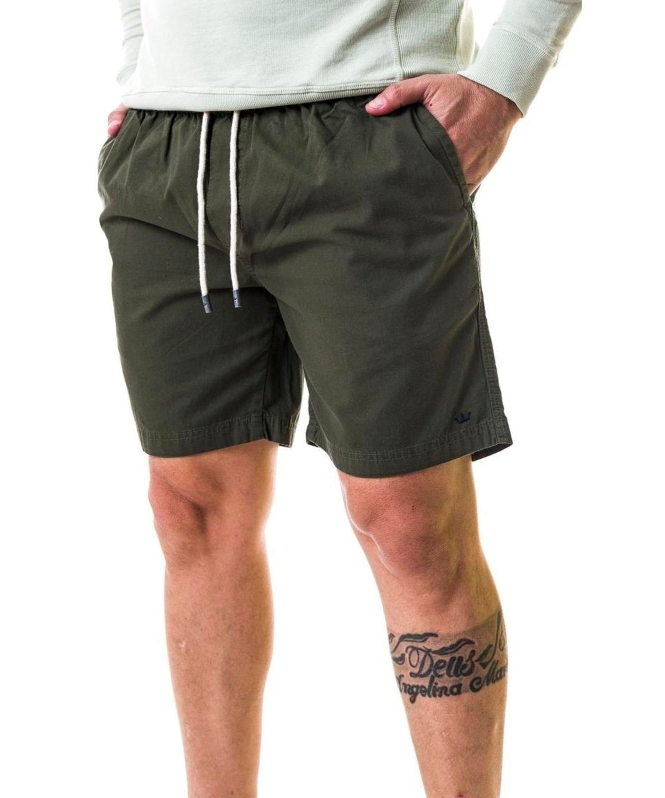Imagem principal Shorts Aburguesia Sarja Slim Fit Verde Militar Alfaiataria Burguesia bege verde