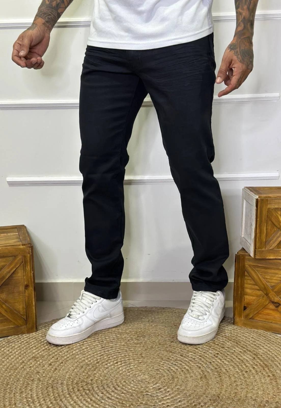 Imagem principal Calça Masculina de Sarja Alfaiatada Skinny com Elastano Preta ER ESTILO RENOVADO preto