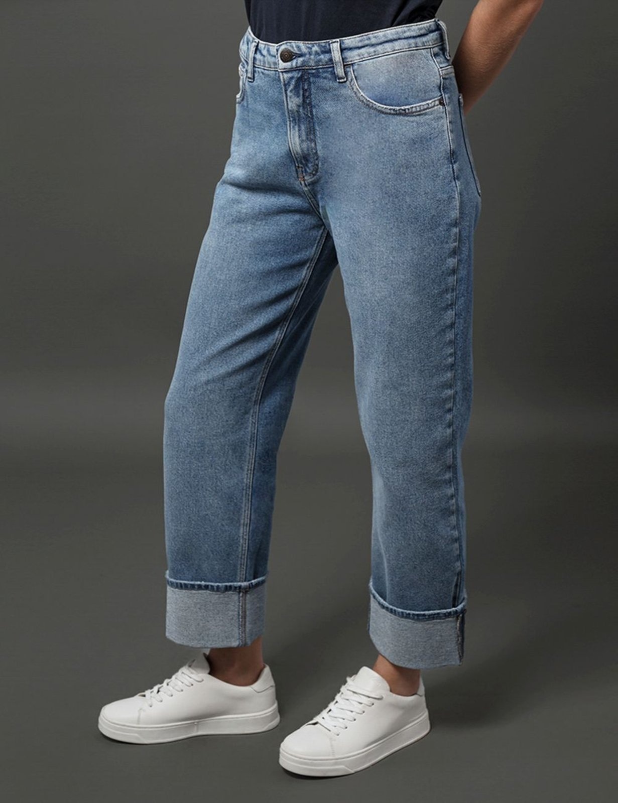 Imagem principal Calça Jeans Feminina Straight Barras Dobradas Calvin Klein Jeans Claro Calvin Klein Jeans azul