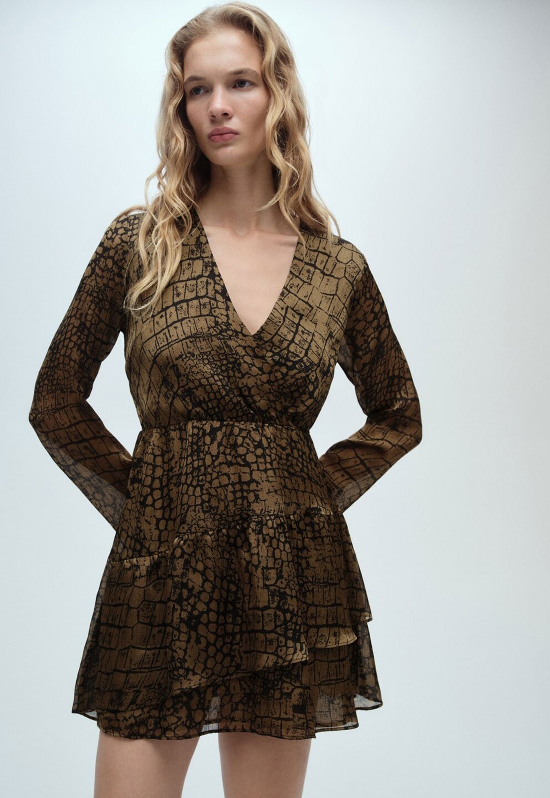 Imagem principal Vestido Mango Curto Babado Animal Print Mango bege