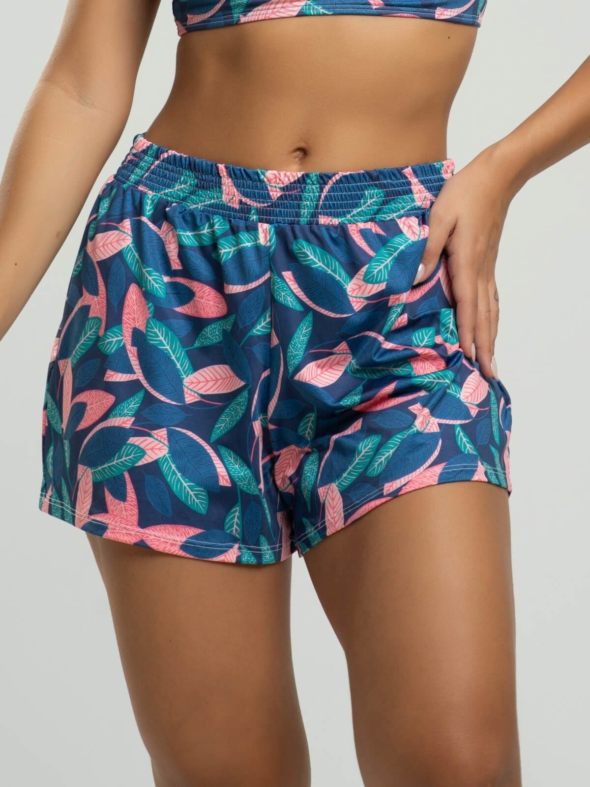 Imagem principal Short Curto Feminino Proteção Uv 50+ Moda Saída de Praia Vicbela Folha Vicbela azul/azul marinho/estampado/multicolorido