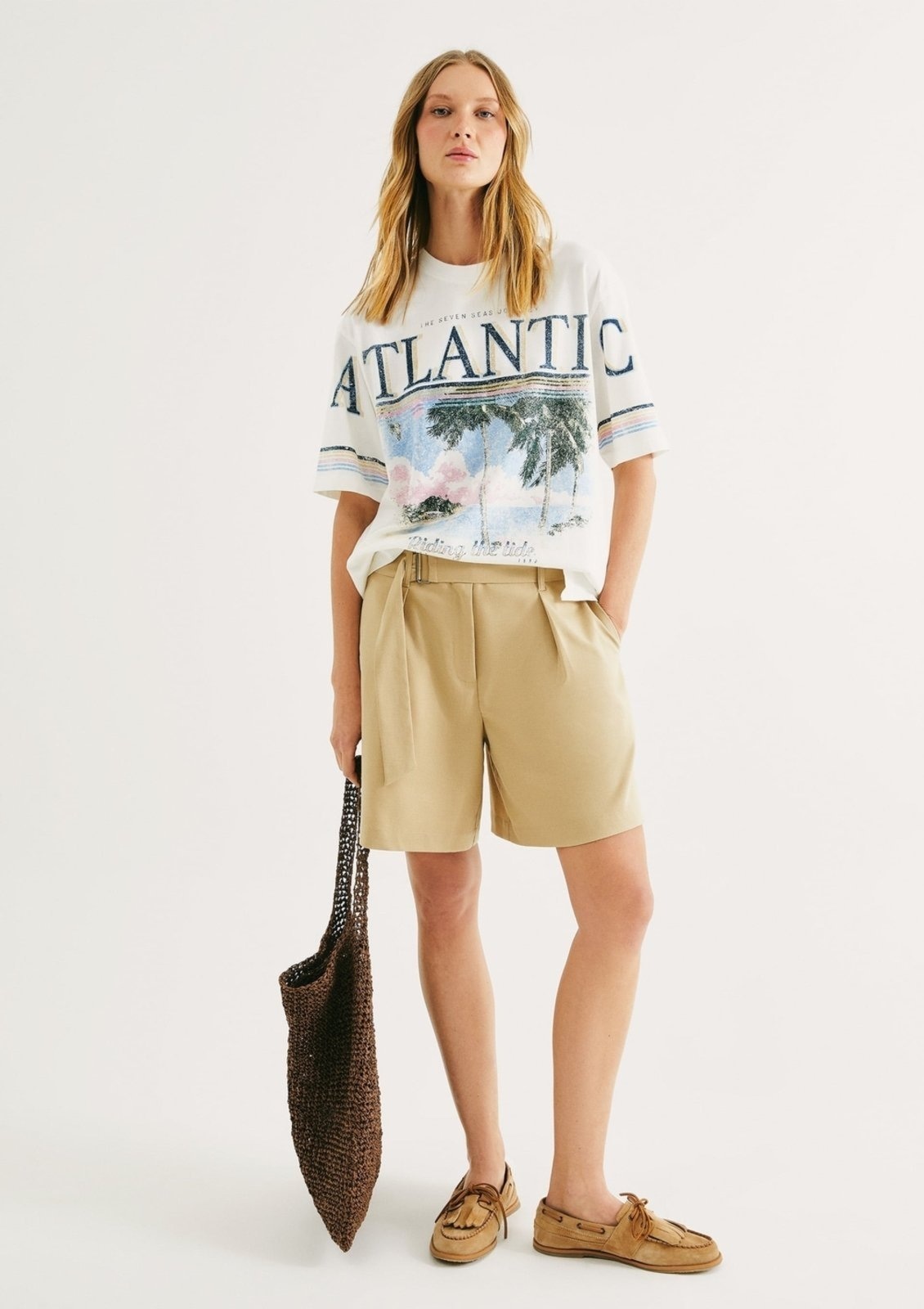 Imagem principal Bermuda Feminina Evasê Em Alfaiataria Hering bege