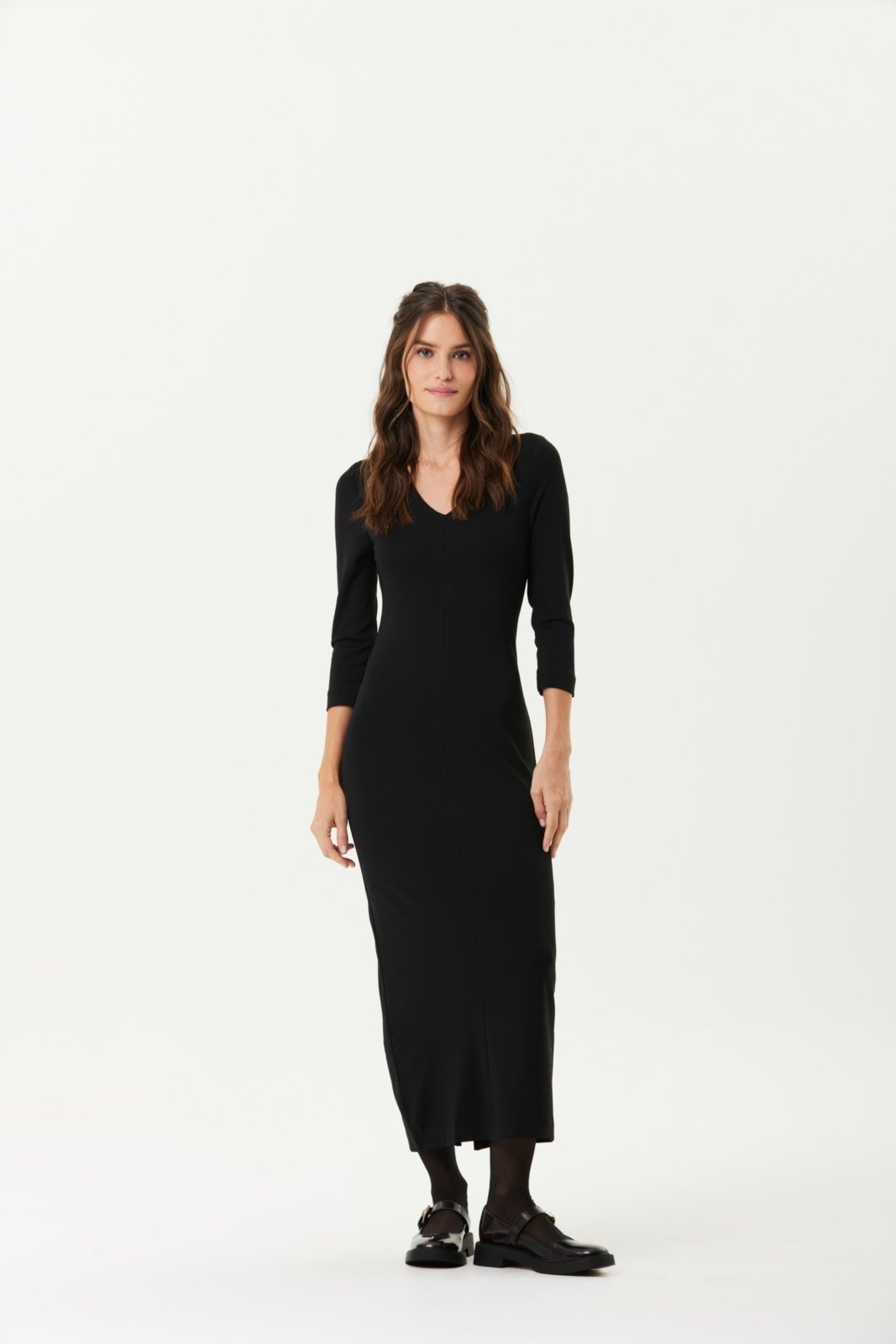 Imagem principal Vestido Midi Traymon Decote V Traymon preto