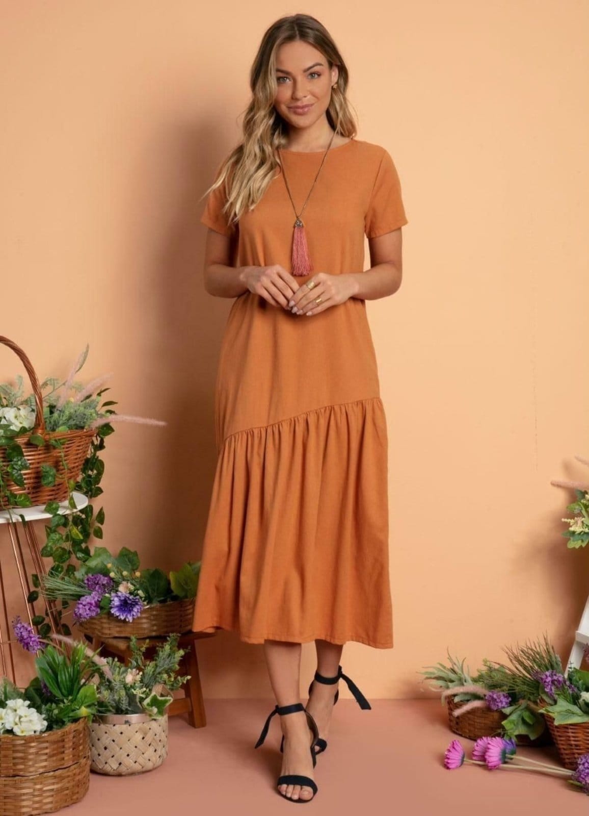 Vestido Bolsos E Barra Assimétrica Ferrugem Colorido