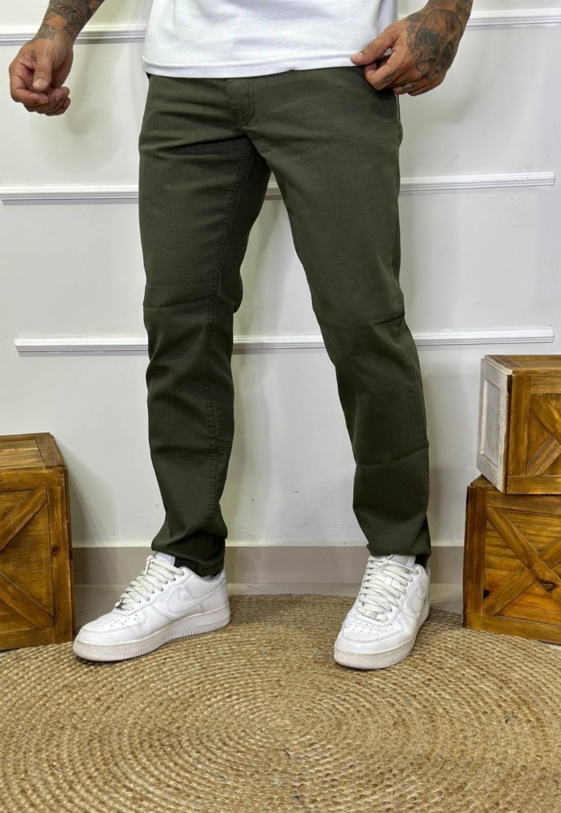 Imagem principal Calça Sarja Masculina Tempo Hábil Alfaiatada Skinny Militar 5 Estilo verde