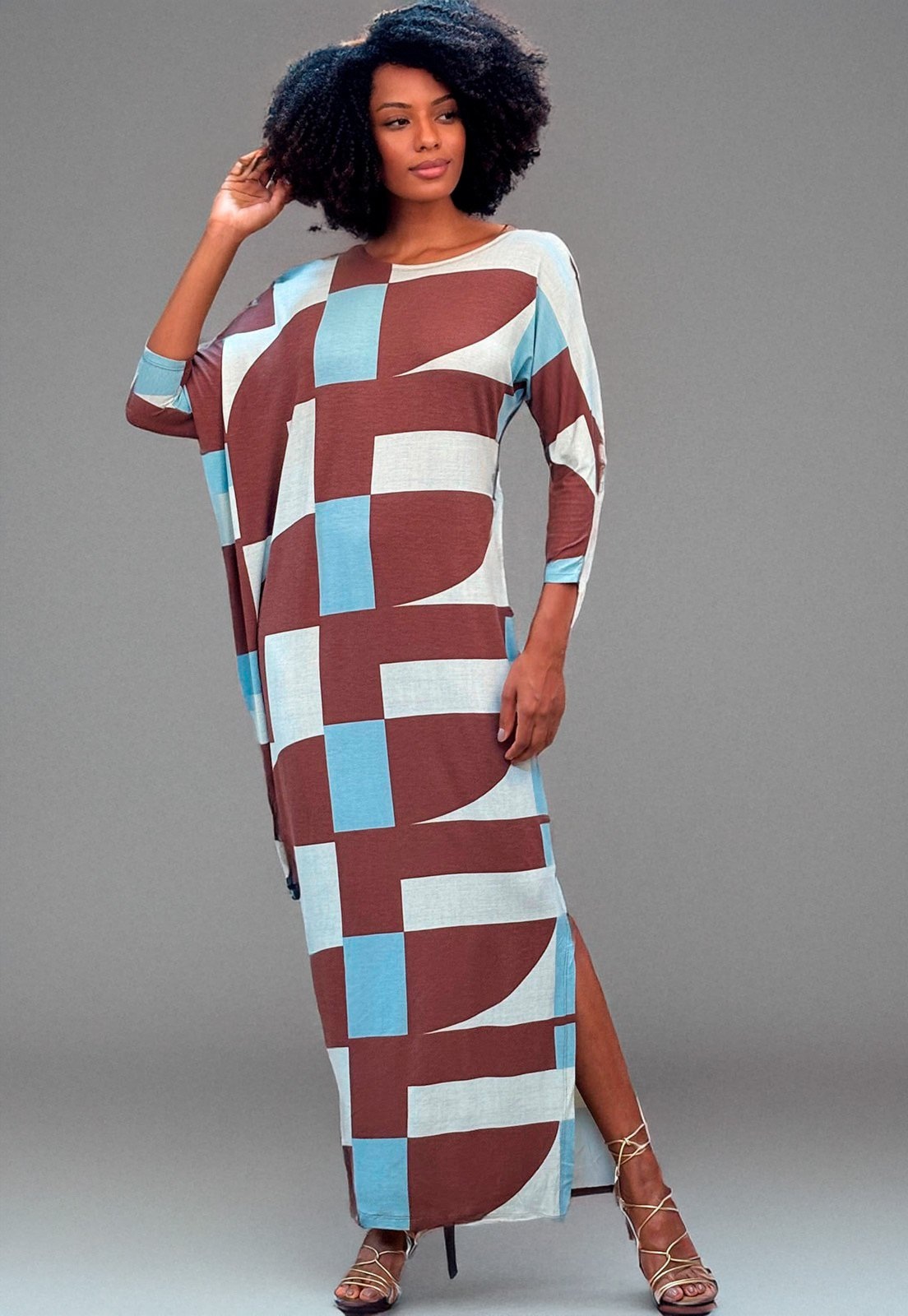 Imagem principal Vestido Longo Morcego Cabanafree Assimétrico Estampa Santa Rosa do Tocantins Cabanafree azul/estampado/off-white rosa