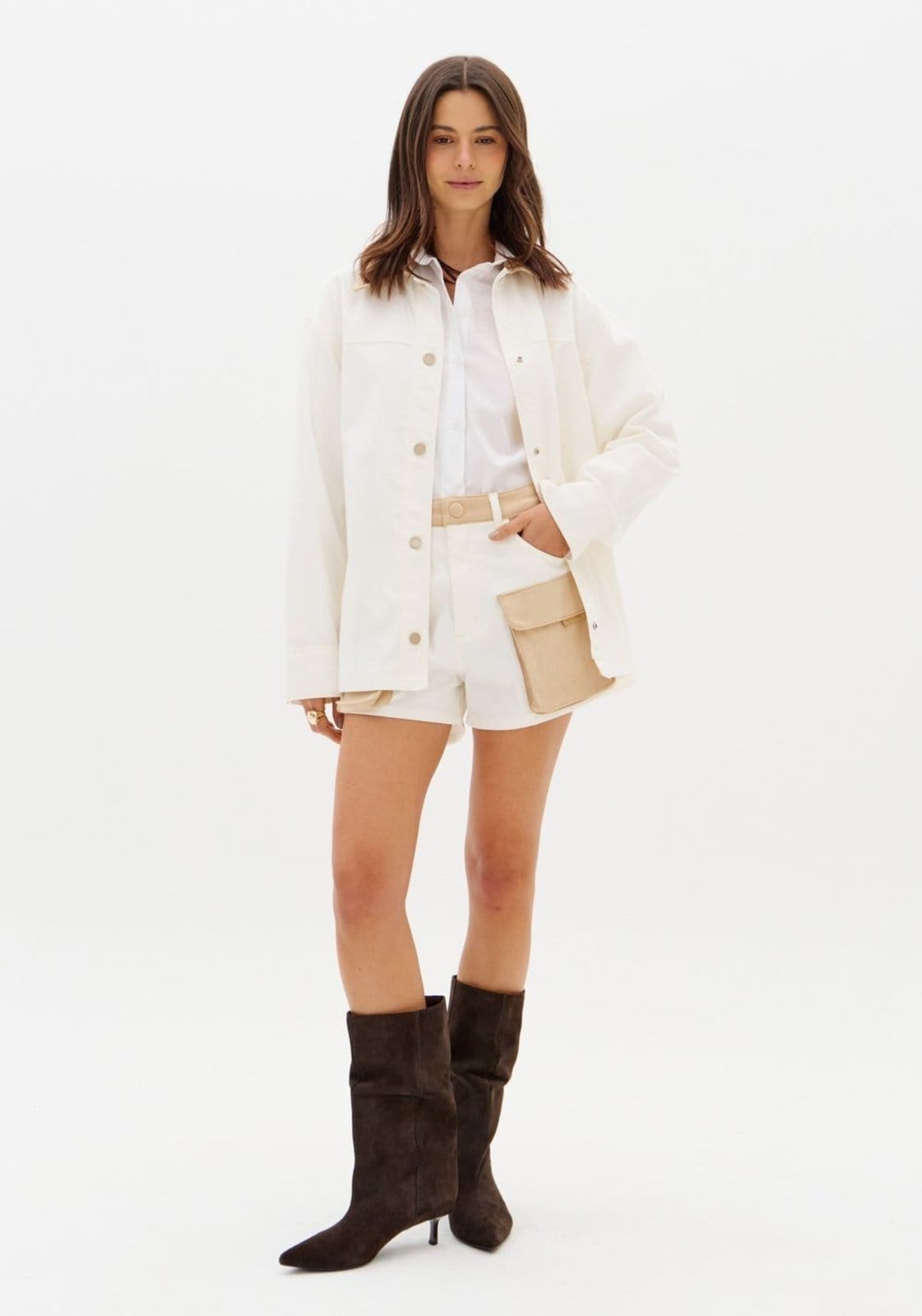 Short Sarja Comfort Cintura Média com Bolsos