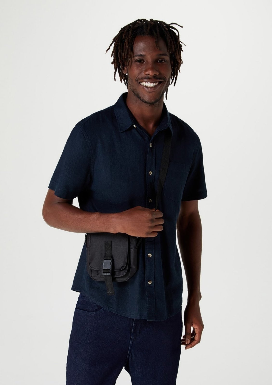 Imagem principal Camisa Hering Básica Em Tecido Linho Marinho Hering azul