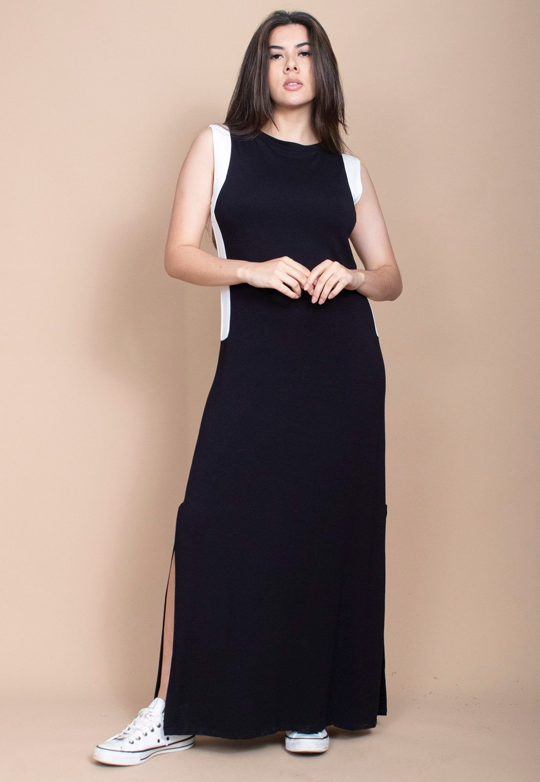 Imagem principal Vestido Cabanafree Longo Malha Preto com Detalhes Cabanafree branco