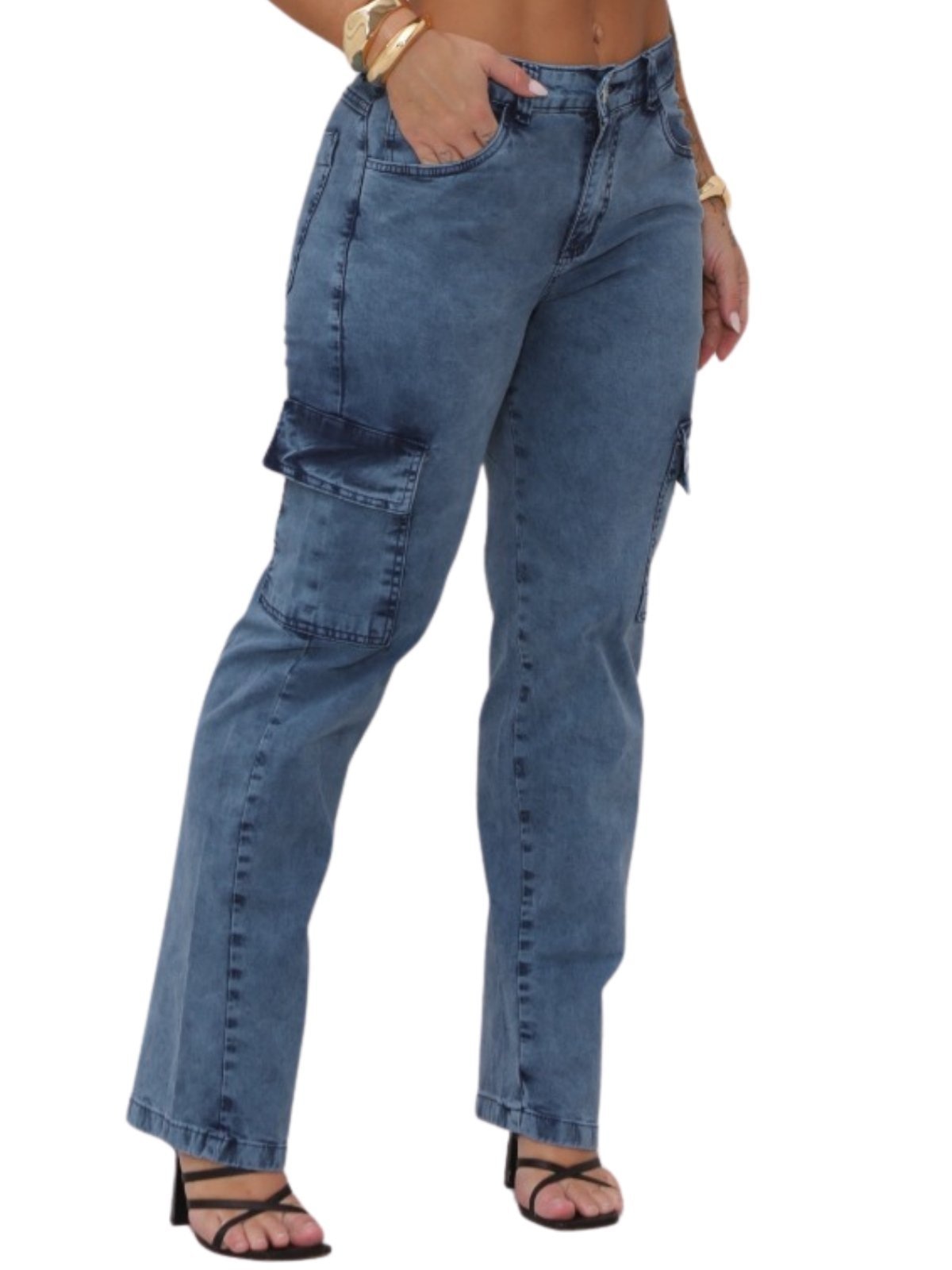 Imagem principal Calça Feminina Jeans Light Cargo Lavagem Estonada Manchada com Bolsos Laterais JEANS LIGHT azul