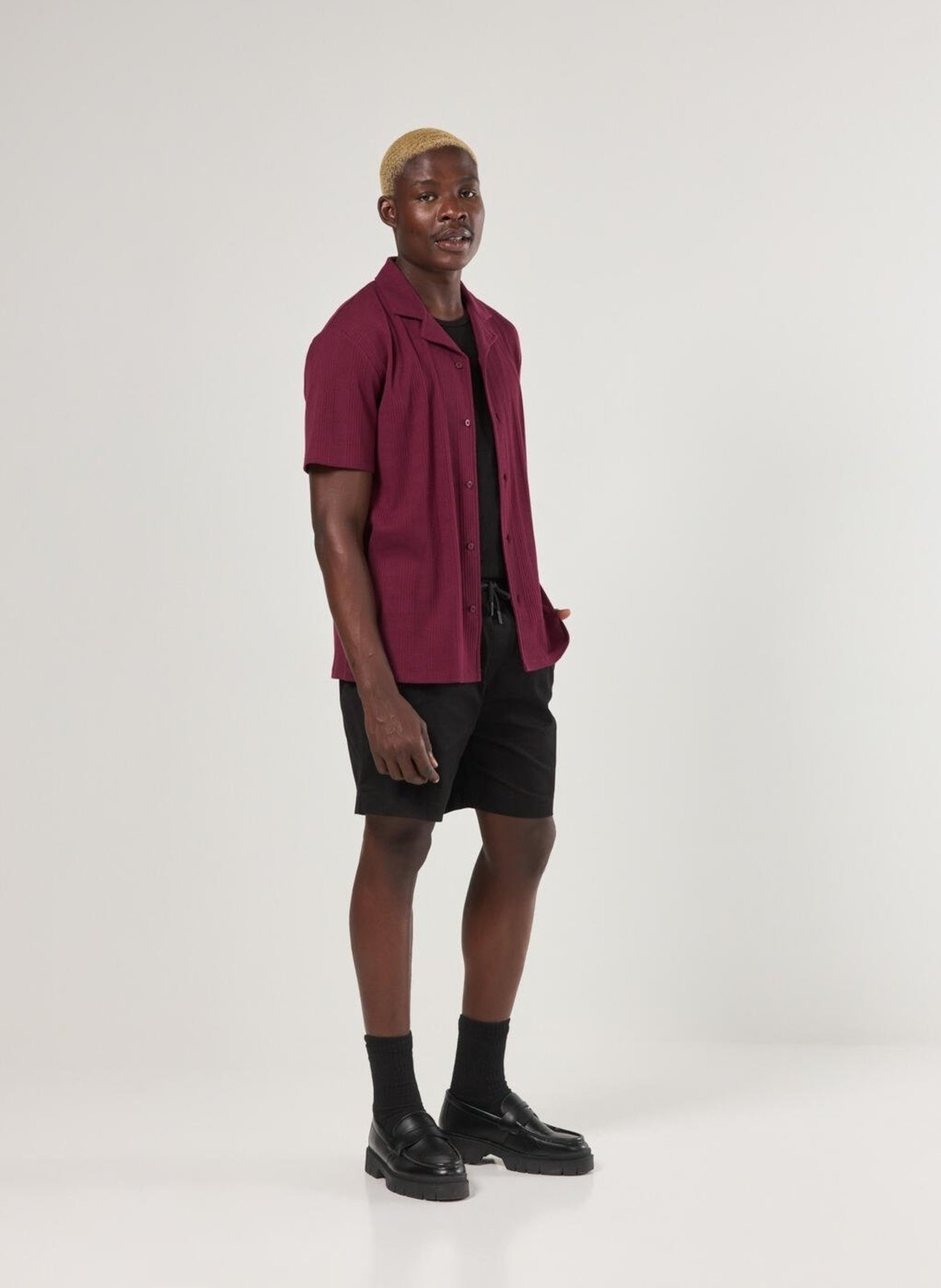 Imagem principal Bermuda Sarja Amarração Cós Youcom preto