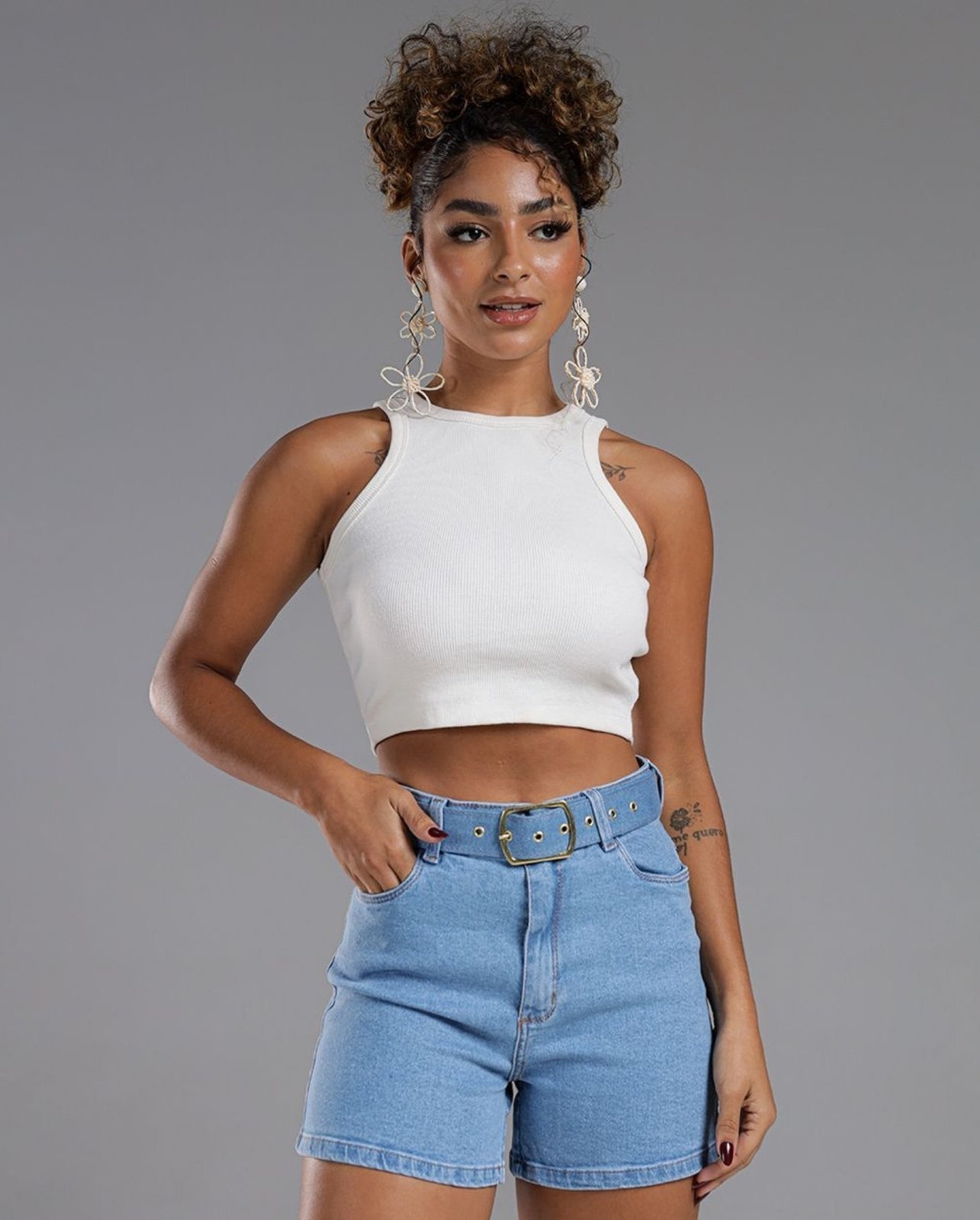 Imagem principal Shorts Mom Feminino Cintura Alta com Cinto 23980 Média Consciência jeans