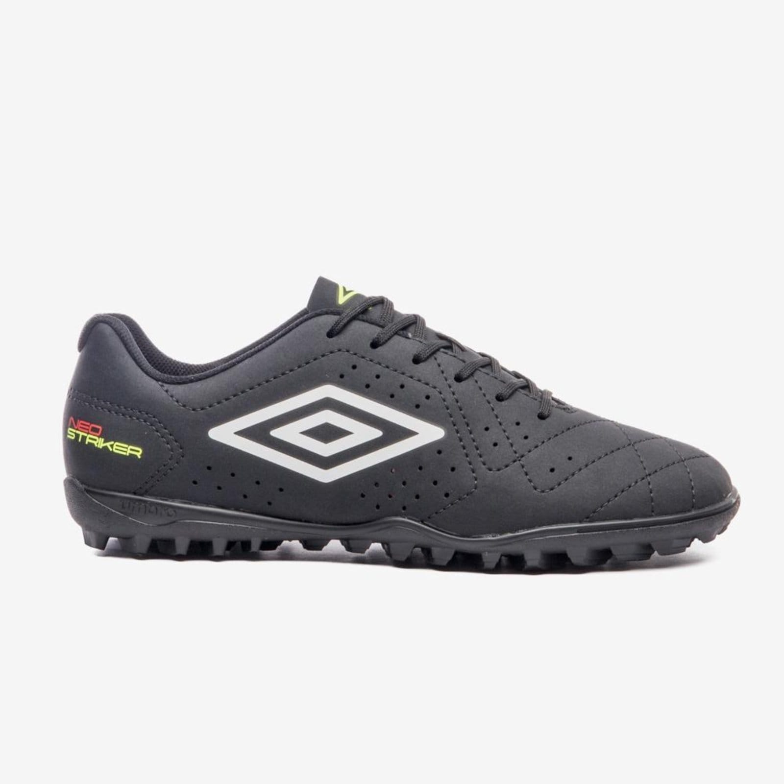 Chuteira Society Umbro Neo Striker