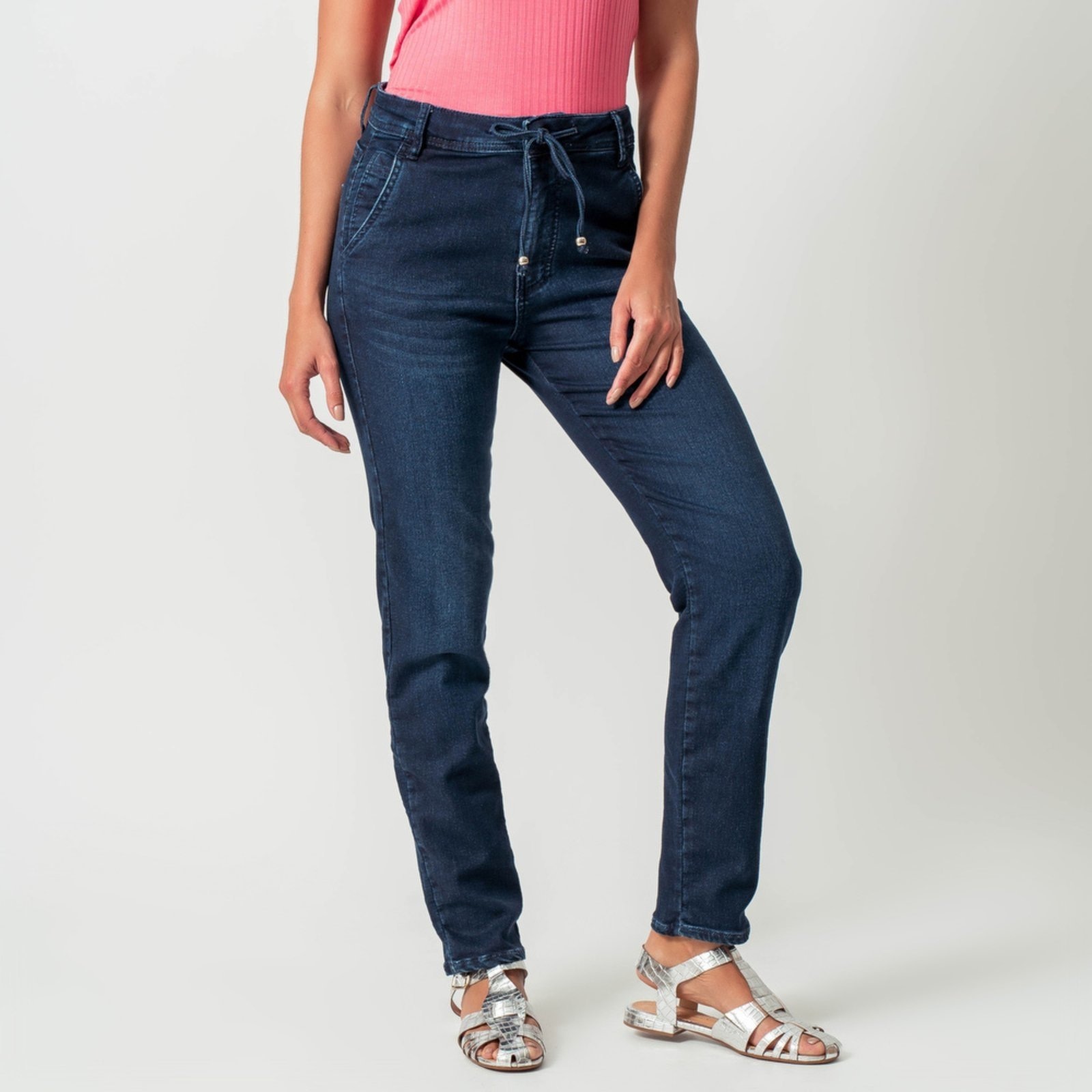 Imagem principal Calça Jogger Reta Jeans Confort Bolso-Faca Azul Escura Bloom azul marinho