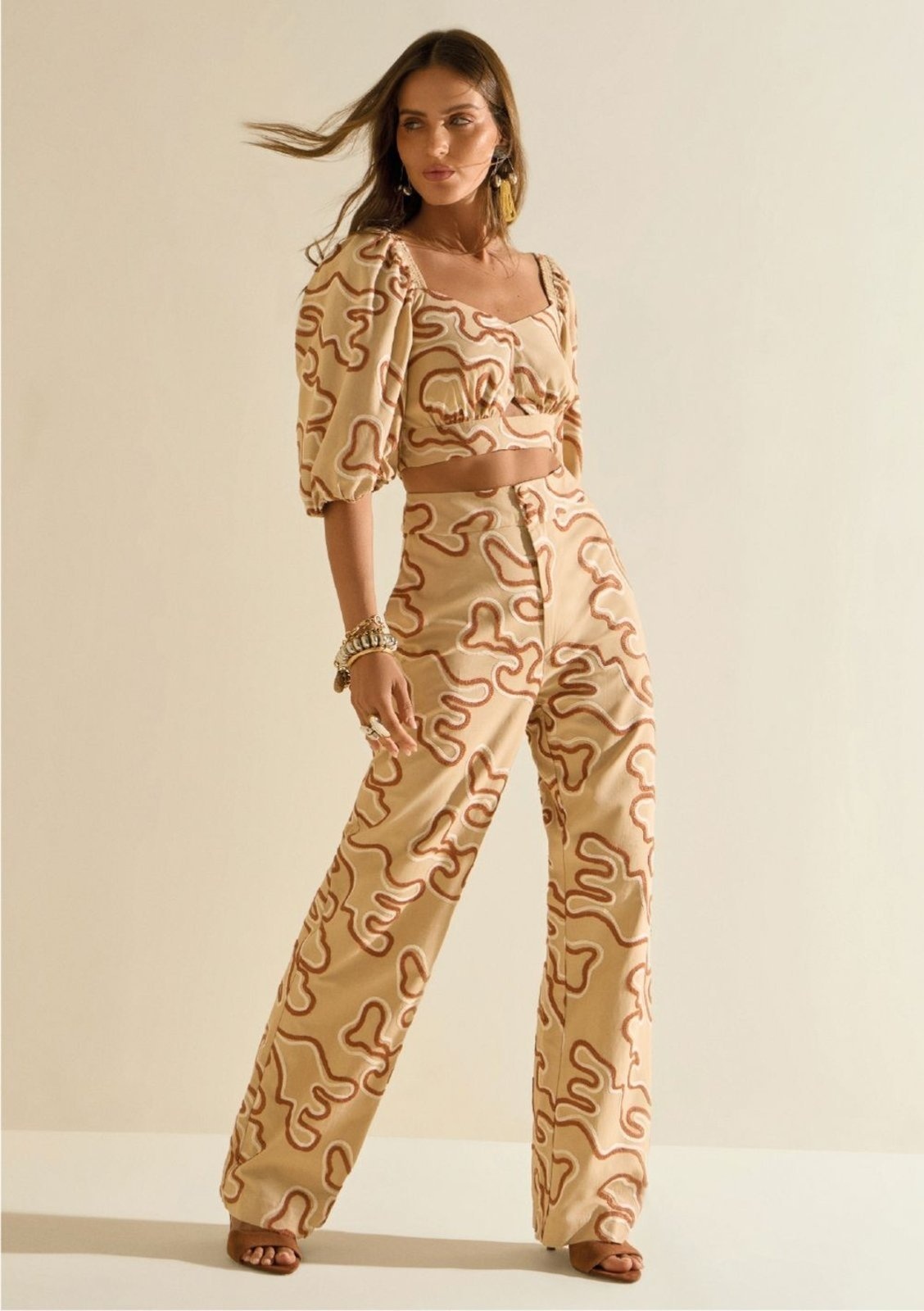 Imagem principal Calça Morena Rosa Reta Alta Bege Morena Rosa bege rosa