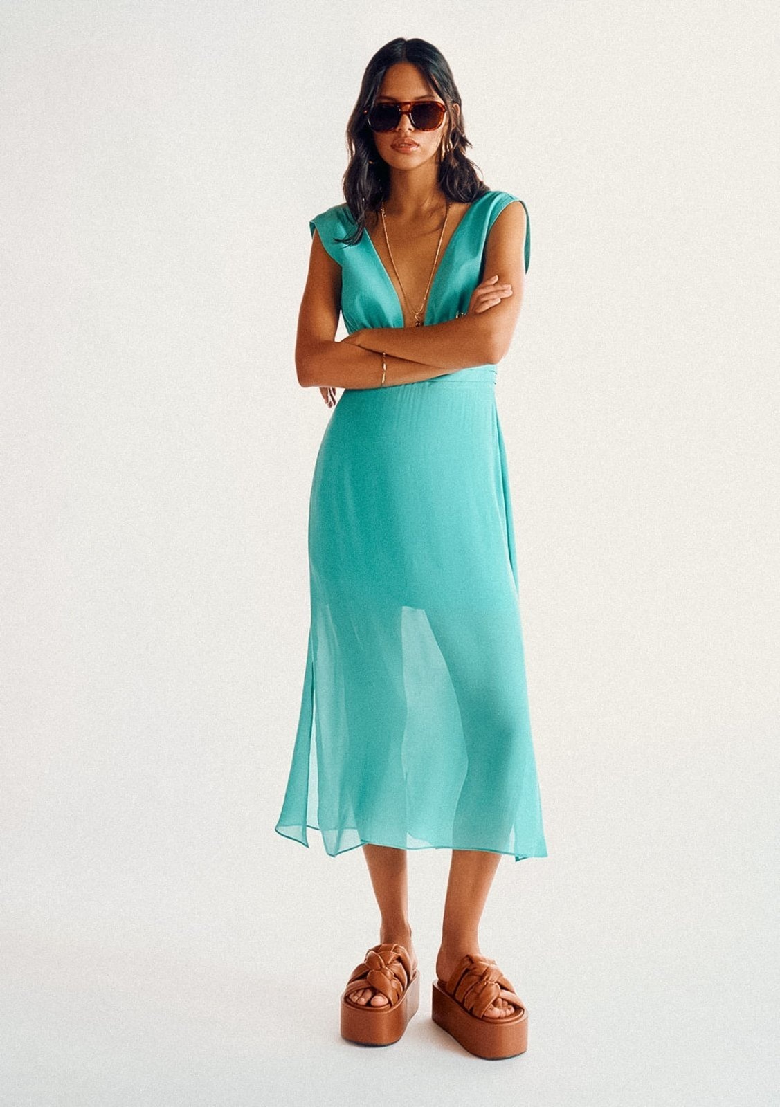 Imagem principal Vestido Zinco Lebôh Midi Decote Profundo Com Pregas Zinco azul