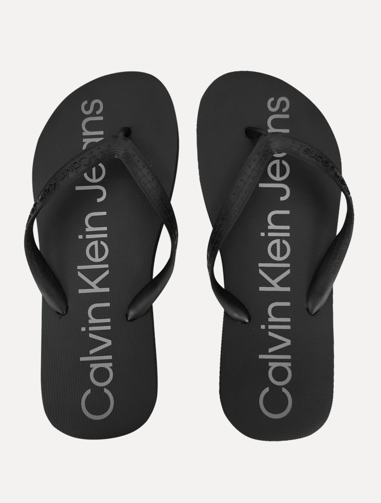 Imagem principal Chinelo Calvin Klein Jeans Silk Grey Logo Básico Preto Calvin Klein preto grey