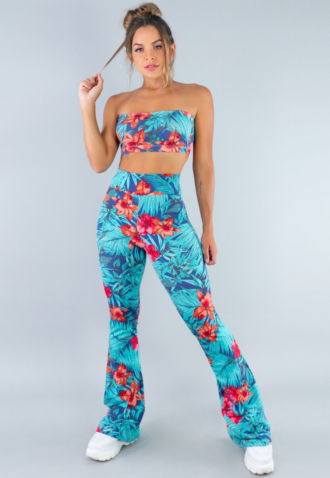 Imagem principal Conjunto MVB Modas Calça Flare Pantalona E Top Faixa Suplex Amazonia Mvb Modas azul/estampado/multicolorido/verde