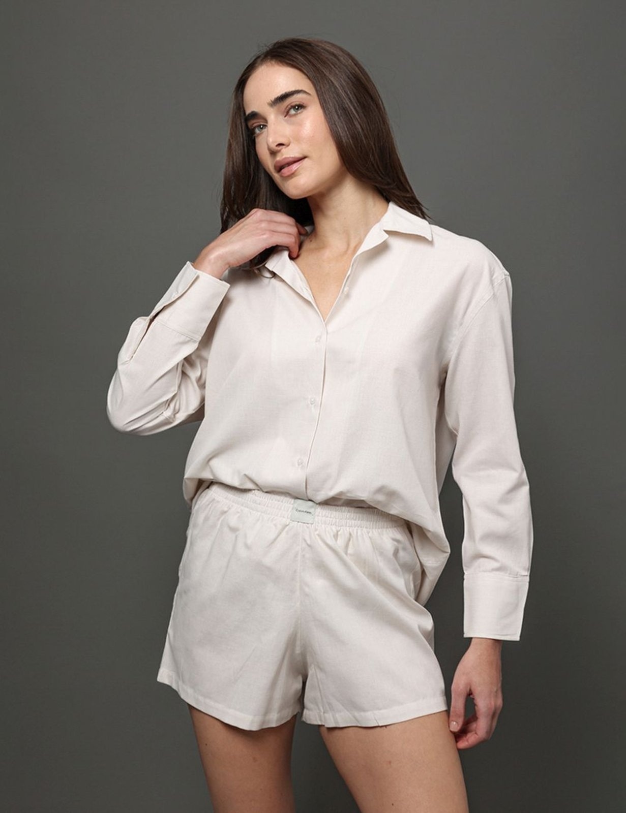 Imagem principal Pijama Feminino Camisa Manga Longa e Short Calvin Klein Underwear - Areia Calvin Klein Jeans nude